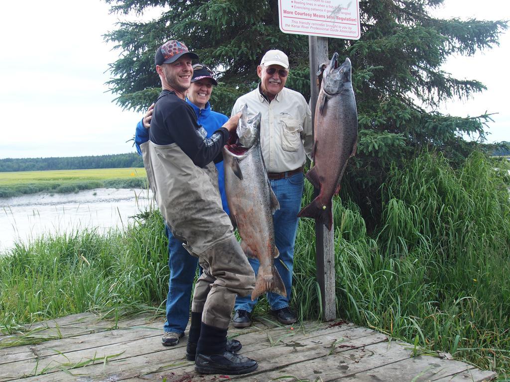 Salmon Catcher Lodge Kenai Exterior photo